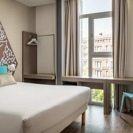 Hotel Ibis Styles Barcelona Centre Esterno foto