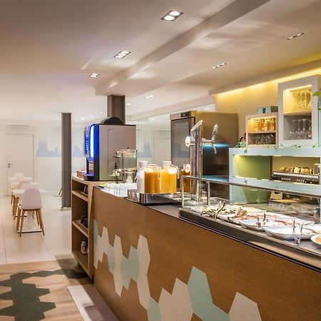 Hotel Ibis Styles Barcelona Centre Esterno foto