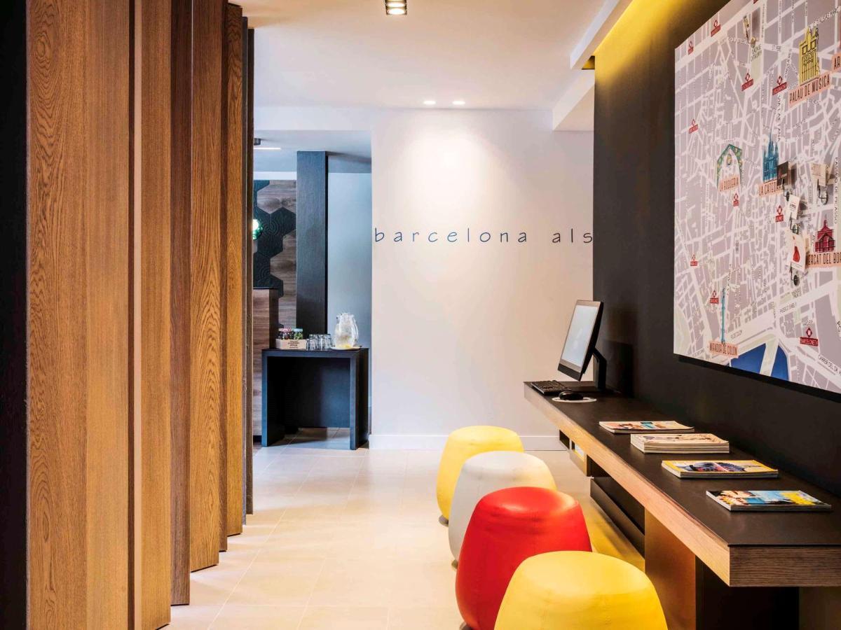 Hotel Ibis Styles Barcelona Centre Esterno foto