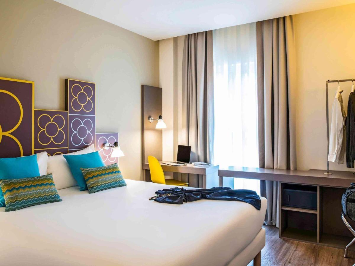 Hotel Ibis Styles Barcelona Centre Esterno foto