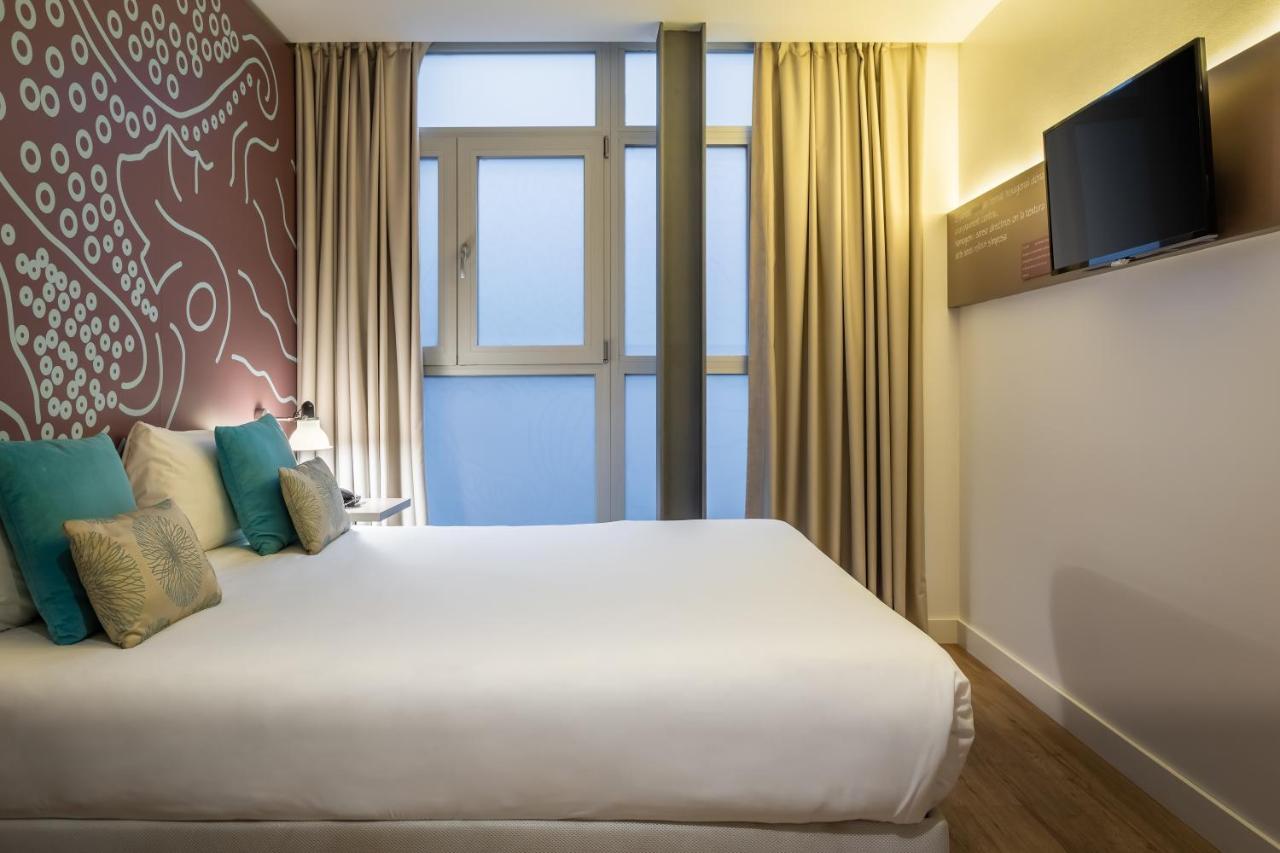 Hotel Ibis Styles Barcelona Centre Esterno foto