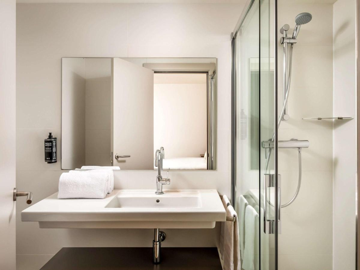 Hotel Ibis Styles Barcelona Centre Esterno foto