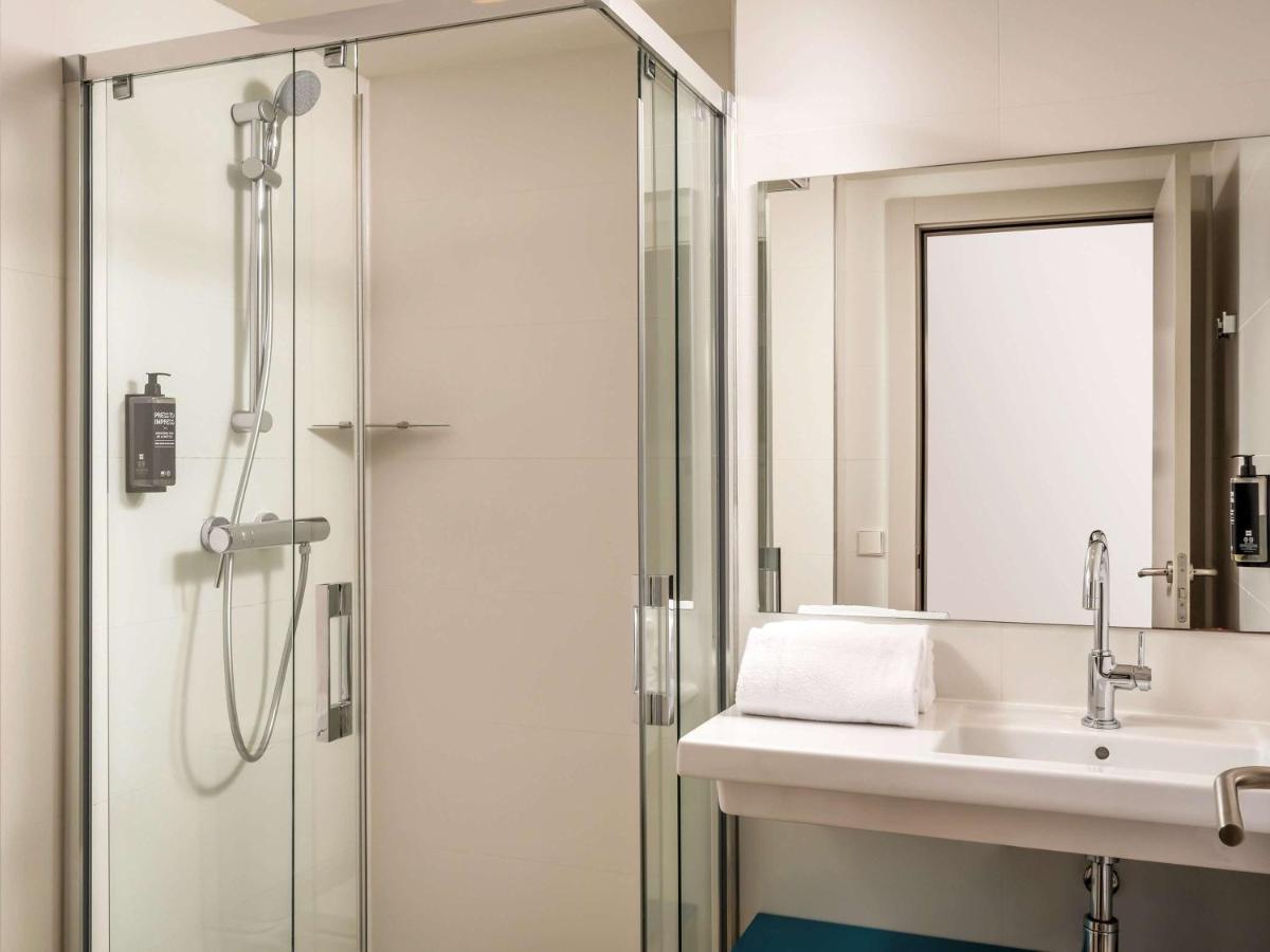 Hotel Ibis Styles Barcelona Centre Esterno foto