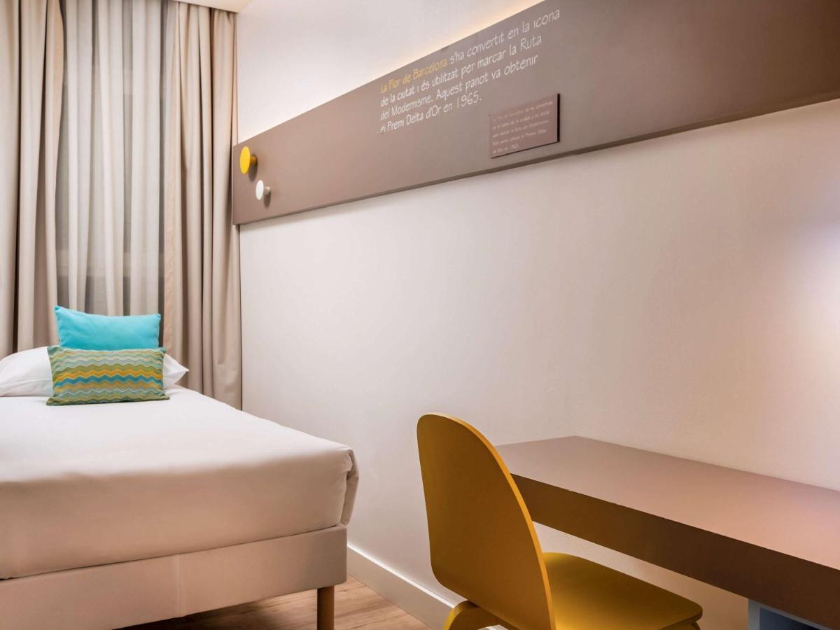 Hotel Ibis Styles Barcelona Centre Esterno foto