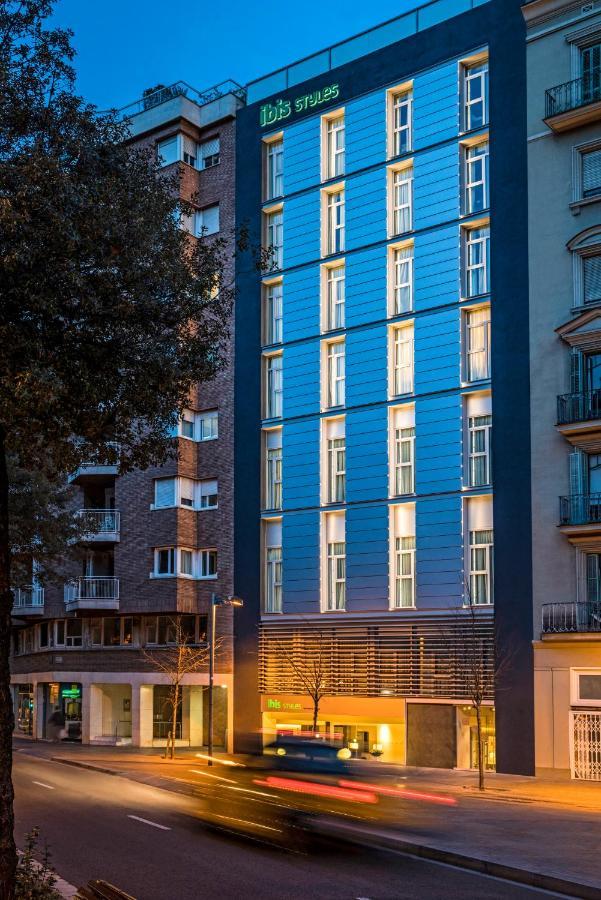 Hotel Ibis Styles Barcelona Centre Esterno foto