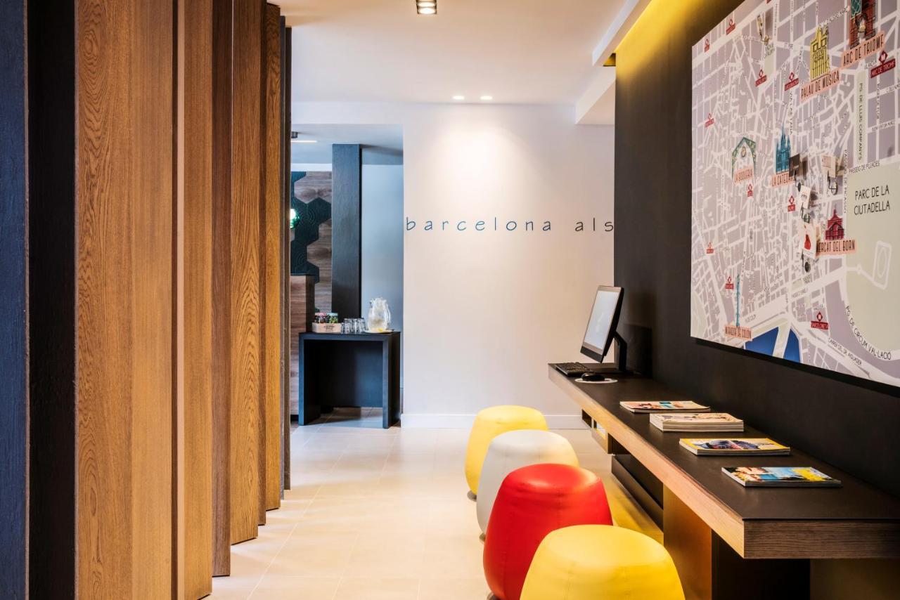Hotel Ibis Styles Barcelona Centre Esterno foto