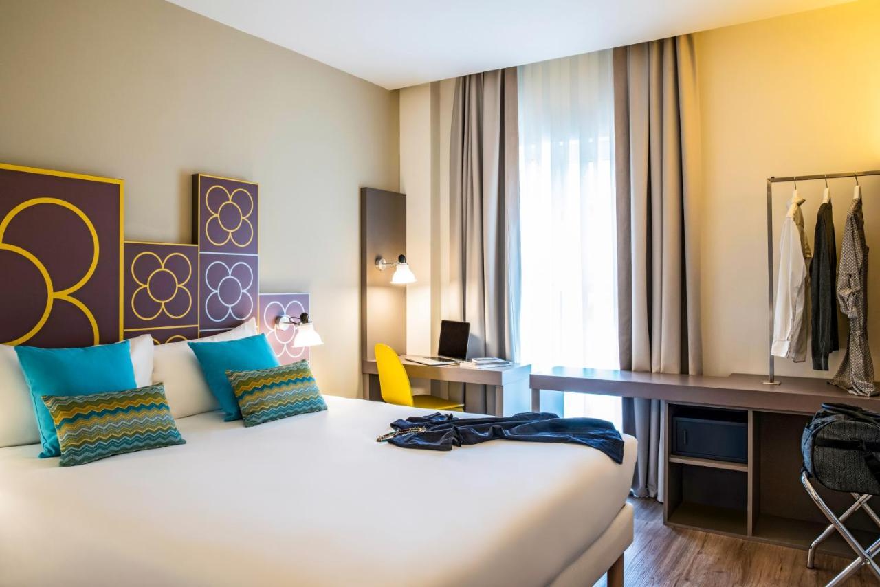 Hotel Ibis Styles Barcelona Centre Esterno foto